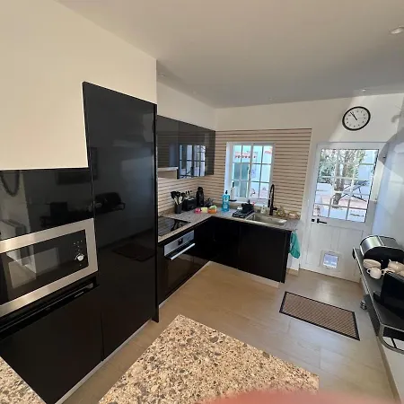 Center, Charming 2 Bedroom * كاسكايس