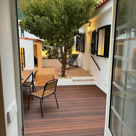 Center, Charming 2 Bedroom Apartmán